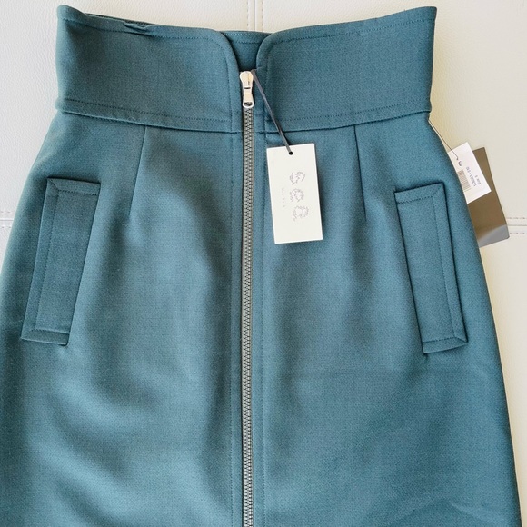 NWT! sea NY
Wool Traditions 
A-Line Zip Skirt 
DK GREEN w/ satin lining Size 0 - Picture 11 of 16